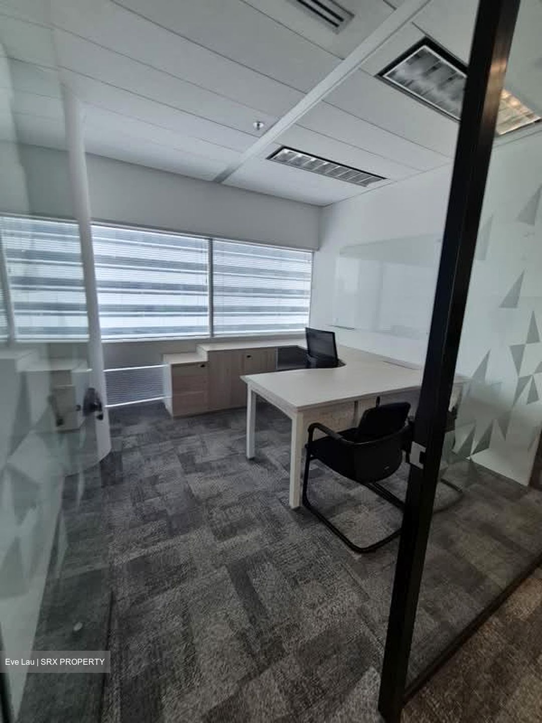 Gateway East (D7), Office #597571931
